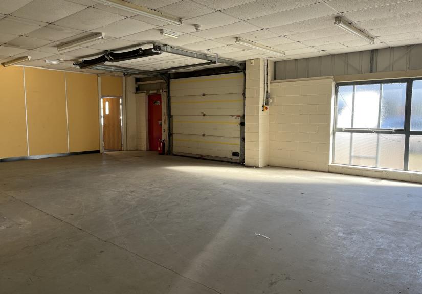 Unit 3B Gatwick Metro Centre, Road, Horley RH6 9GA Graves